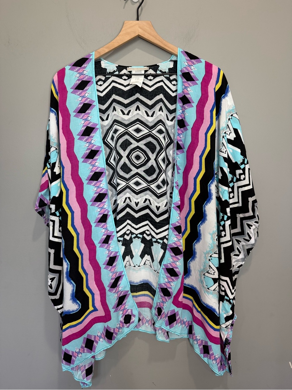 La Blanca Black and Aqua Geometric Open Kimono